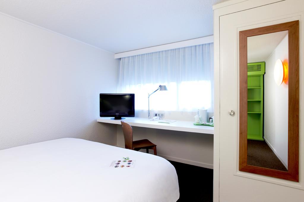 ก็องปานีล ล็องส์ Hotel ภายนอก รูปภาพ